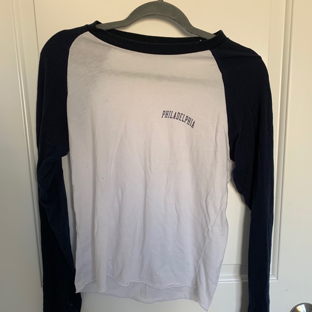 Brandy Melville white and blue baseball tea